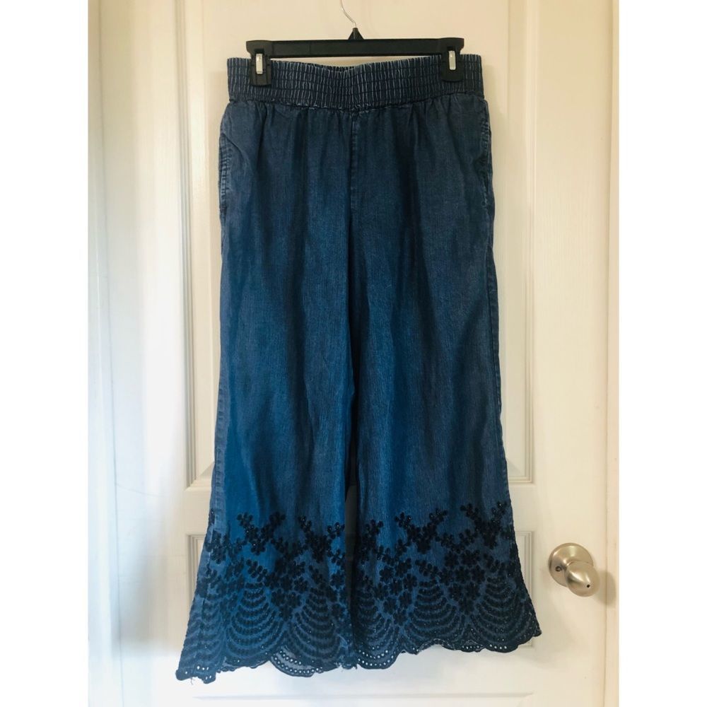 MARK CHAMBRAY EYELET TRIM WIDE LEG CROPPED PANTS